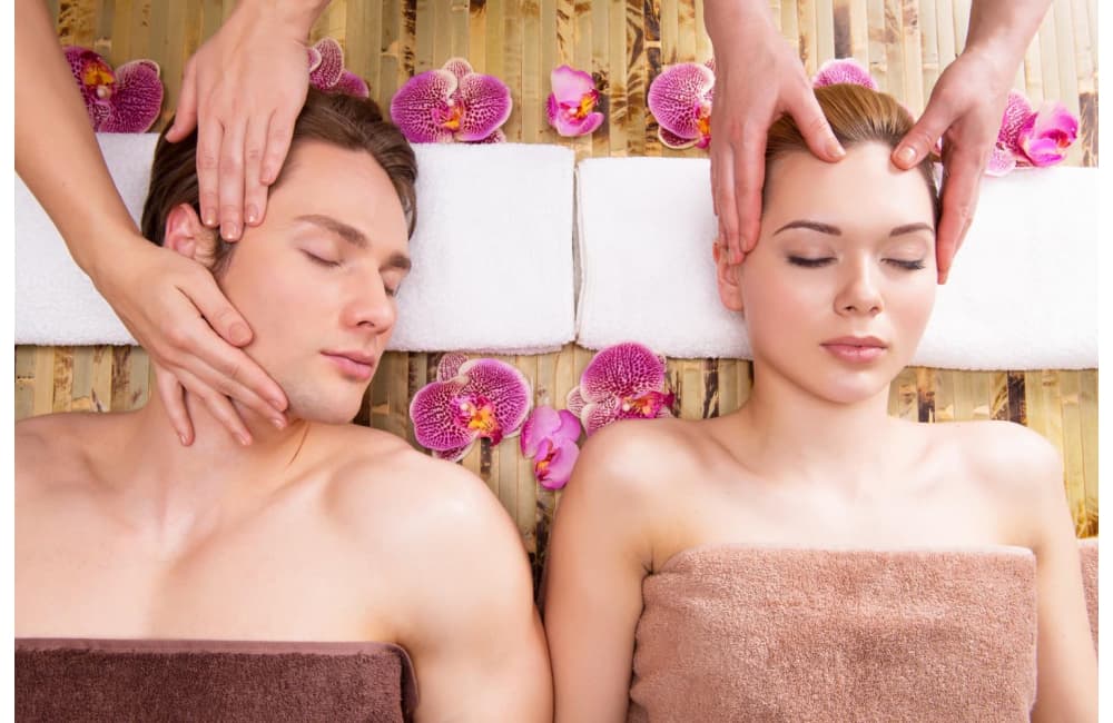 How to Create the Perfect Couples Massage Date